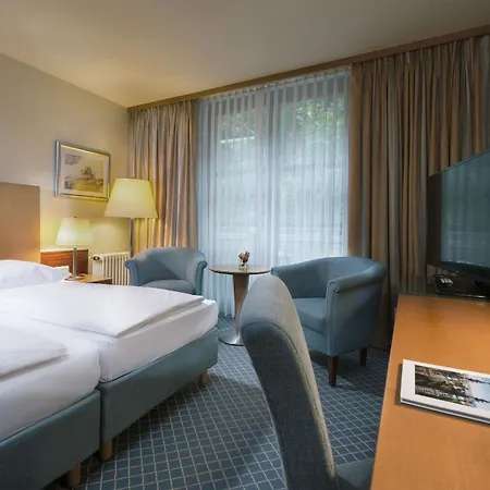 Maritim Am Schlossgarten Hotel 4*