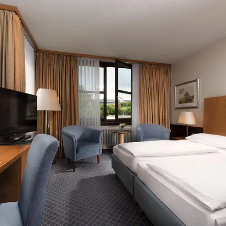 Maritim Am Schlossgarten Hotel 4*