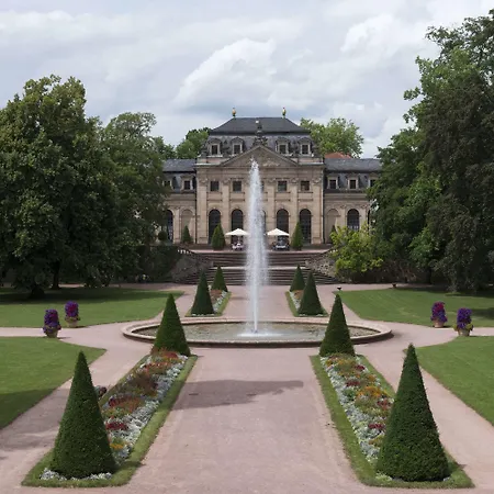 Szálloda Maritim Am Schlossgarten 4*