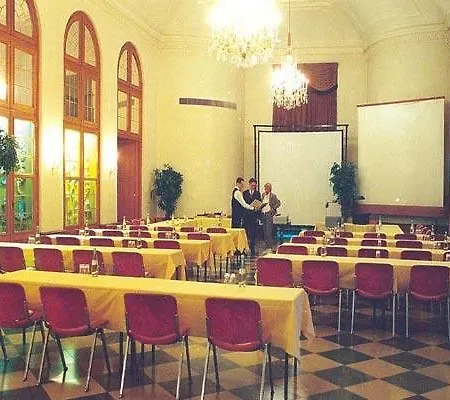 Maritim Am Schlossgarten 4* פולדה