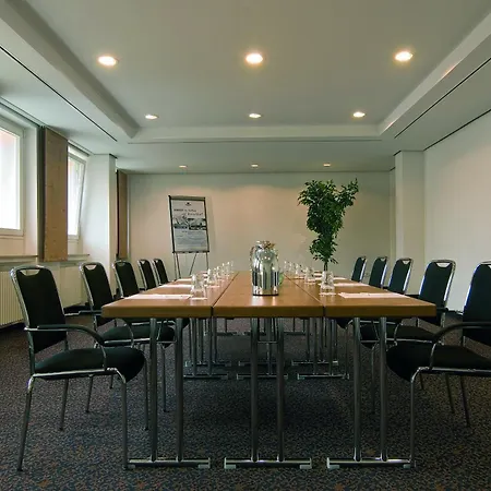 Maritim Am Schlossgarten 4*