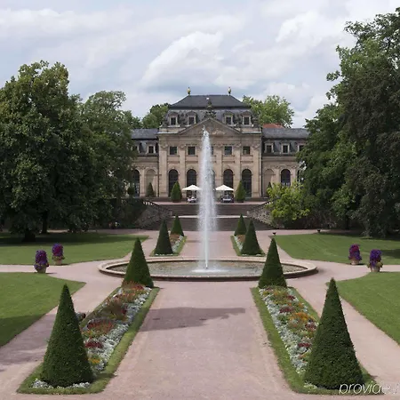 Maritim Am Schlossgarten Otel 4*