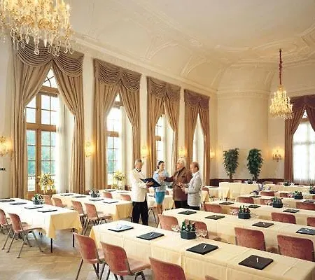 Maritim Am Schlossgarten Hotel 4*