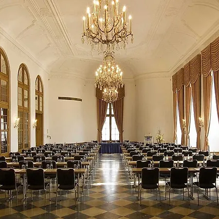 Maritim Am Schlossgarten 4*