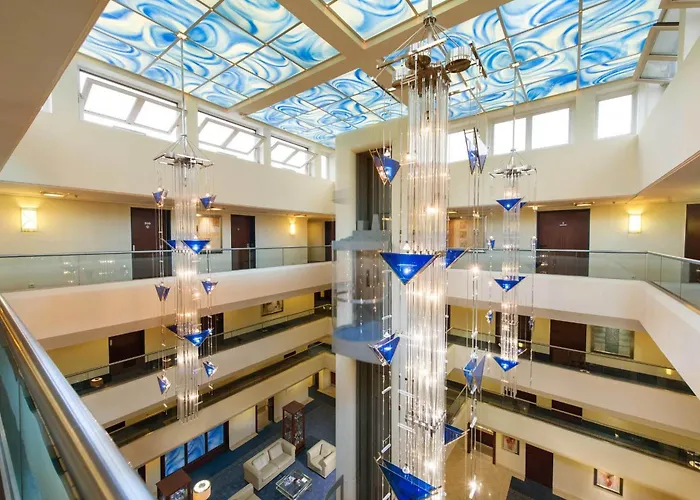 Maritim Am Schlossgarten Hotel 4*