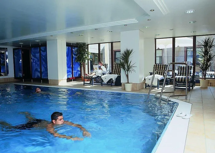 호텔 Maritim Am Schlossgarten 4*